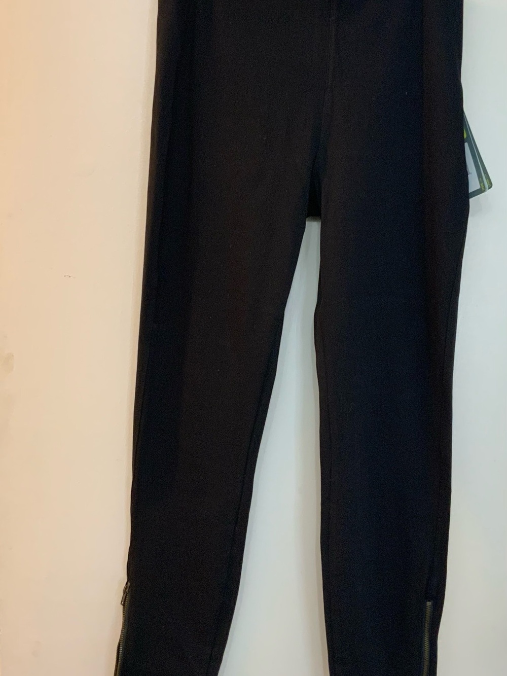 Womenâs LYSSE Black Slim Ponte Leggings